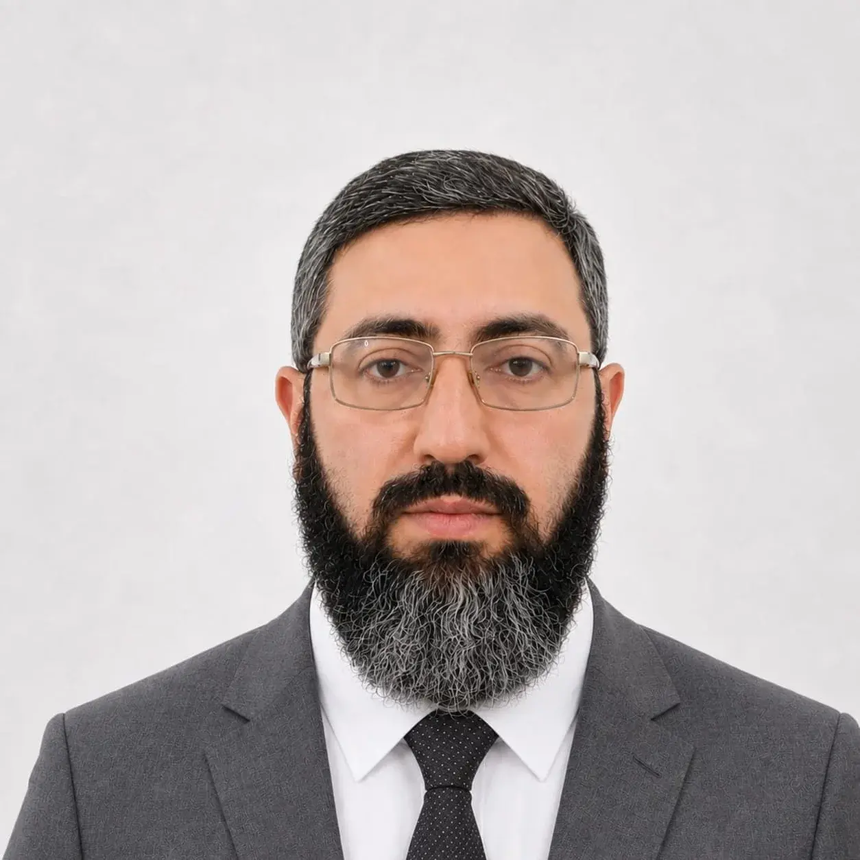 الأستاذ مصعب محمد علي